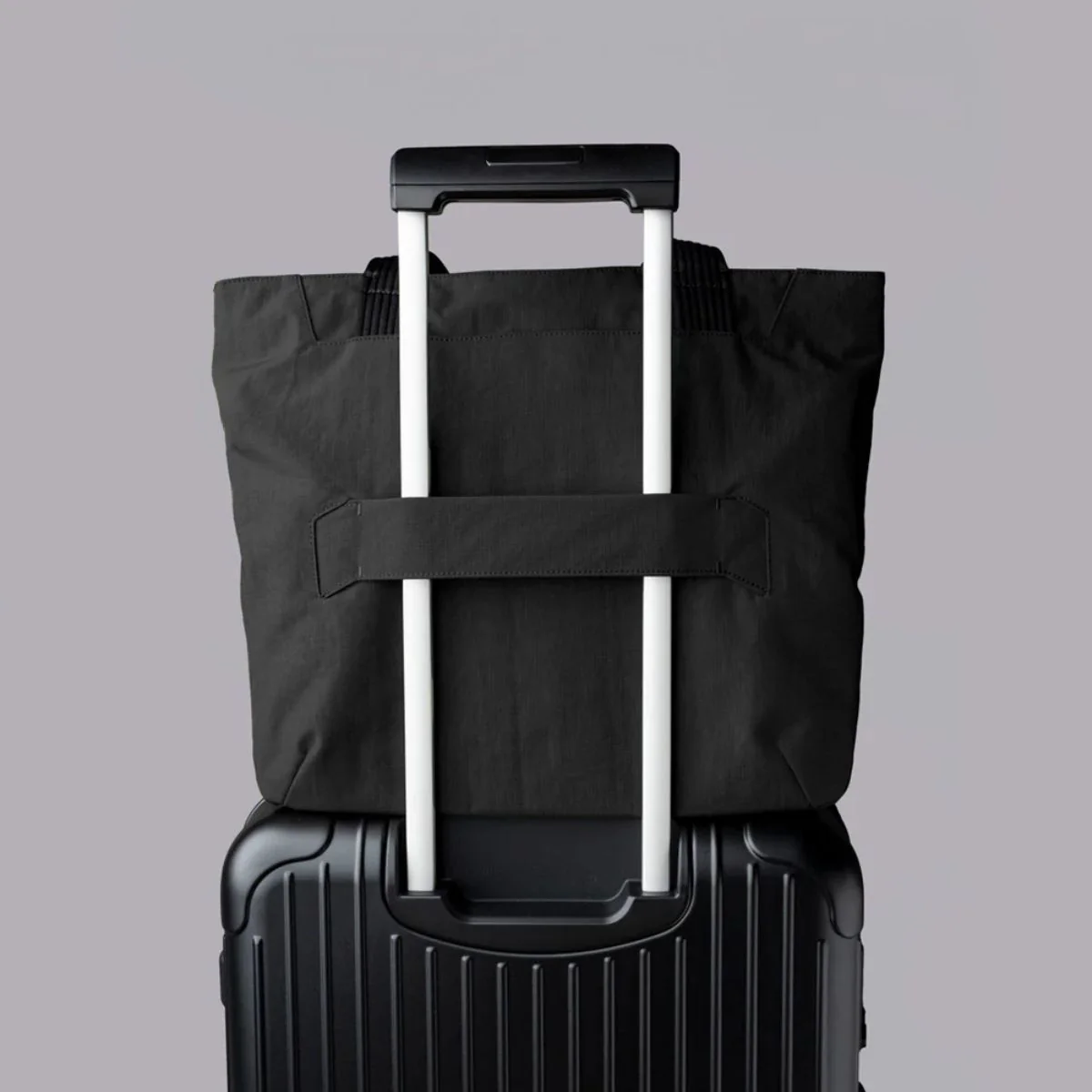 Alpaka Flight Tote Large - Image 4