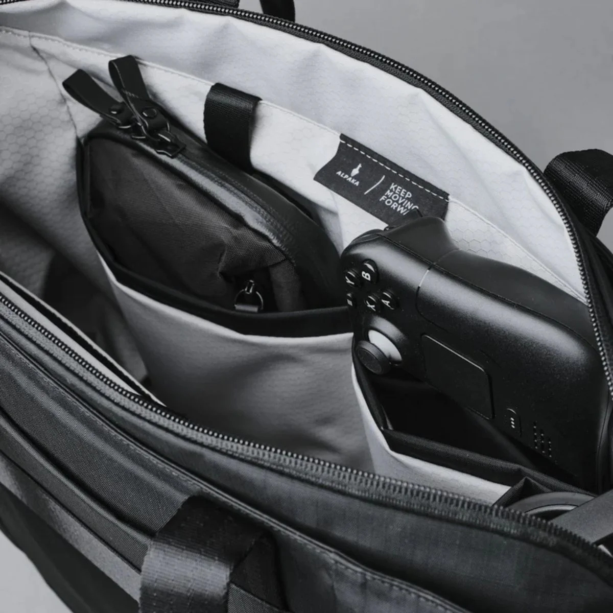 Alpaka Metro Tote - Image 4