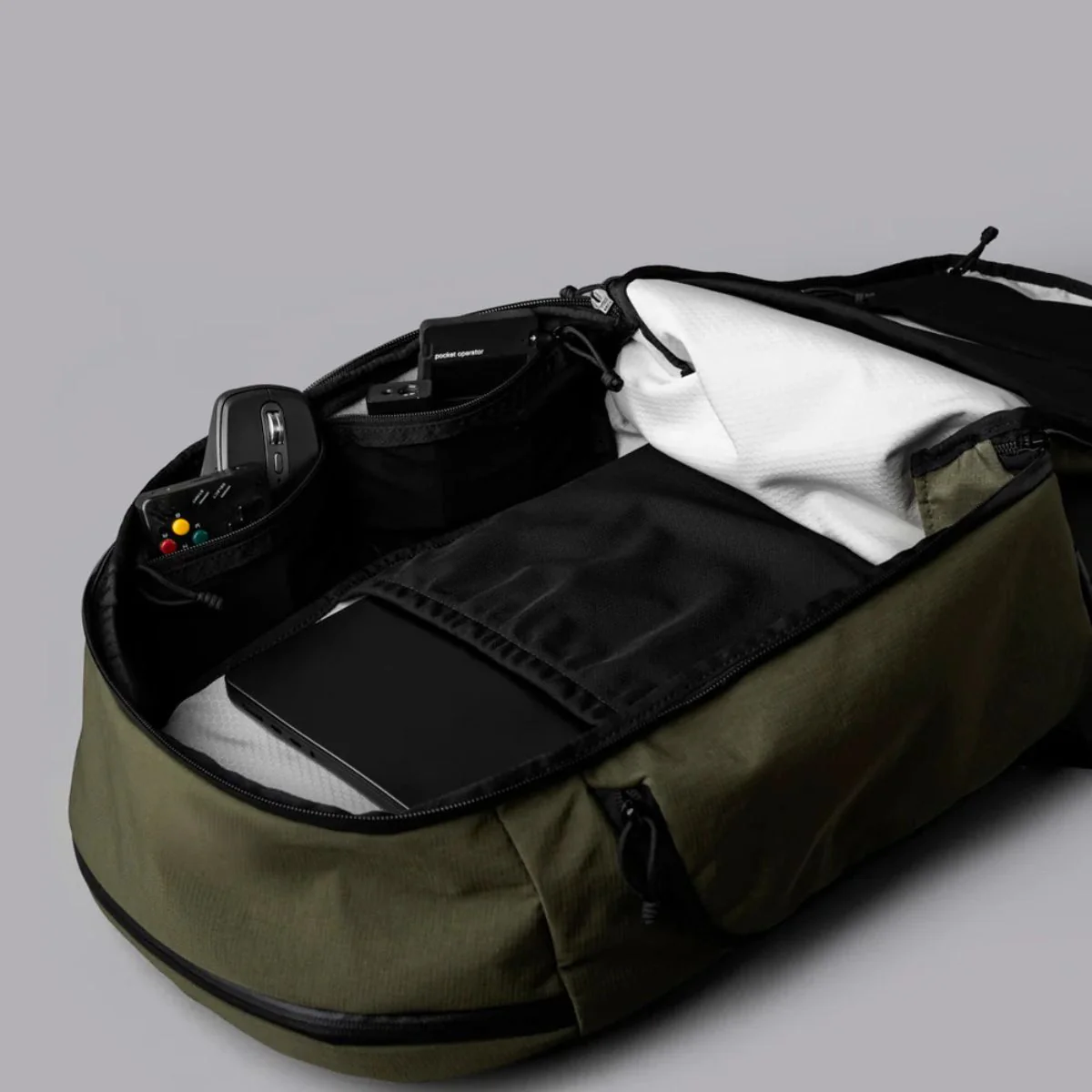 Alpaka Traverse Backpack 30L - Image 9