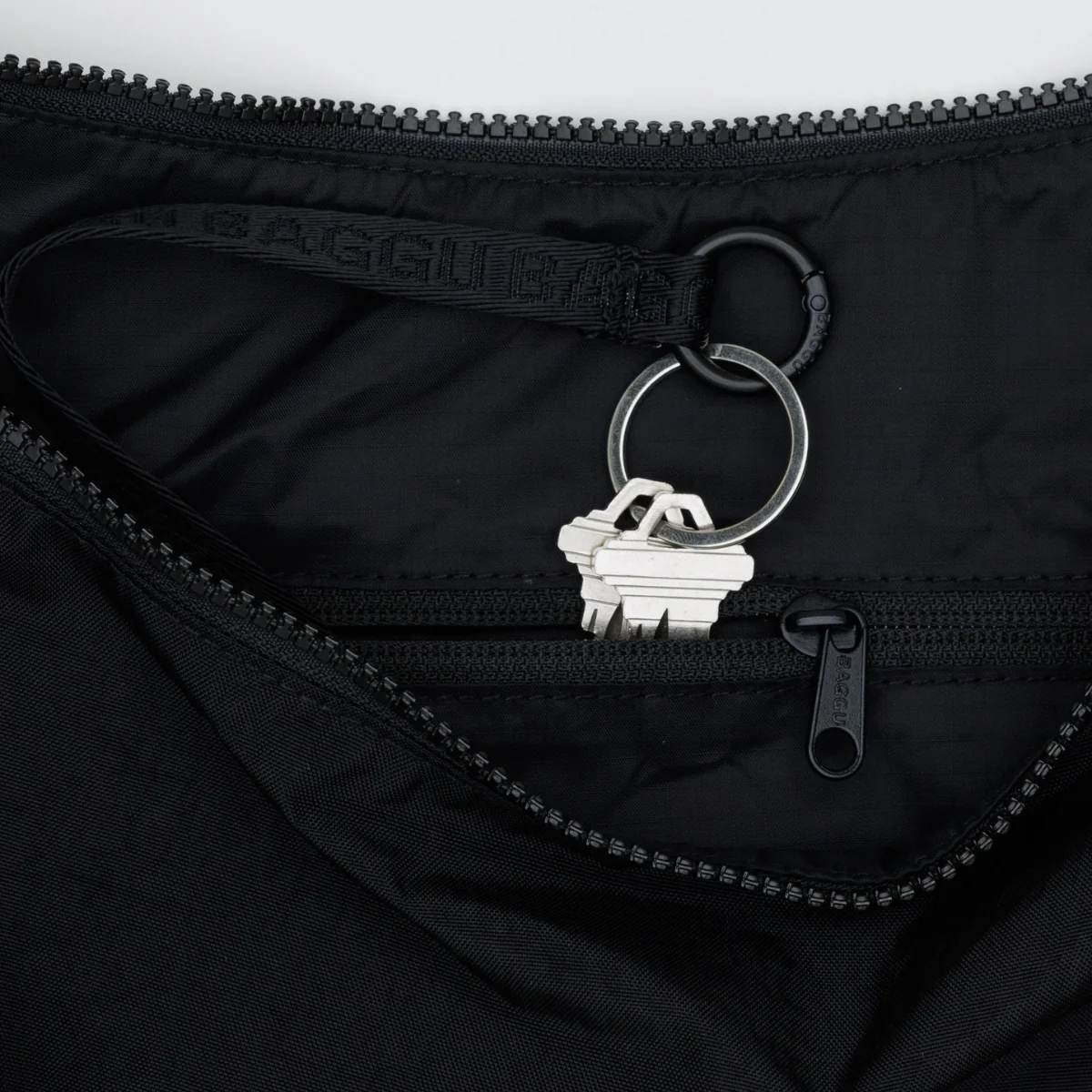 Baggu Large Nylon Crescent Bag - Image 4