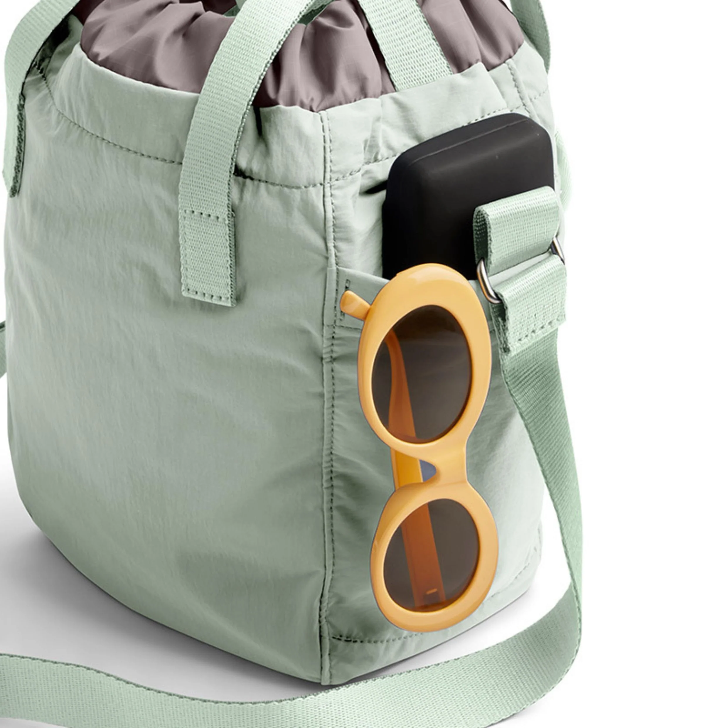 Bellroy Cinch Bucket Bag - Image 8