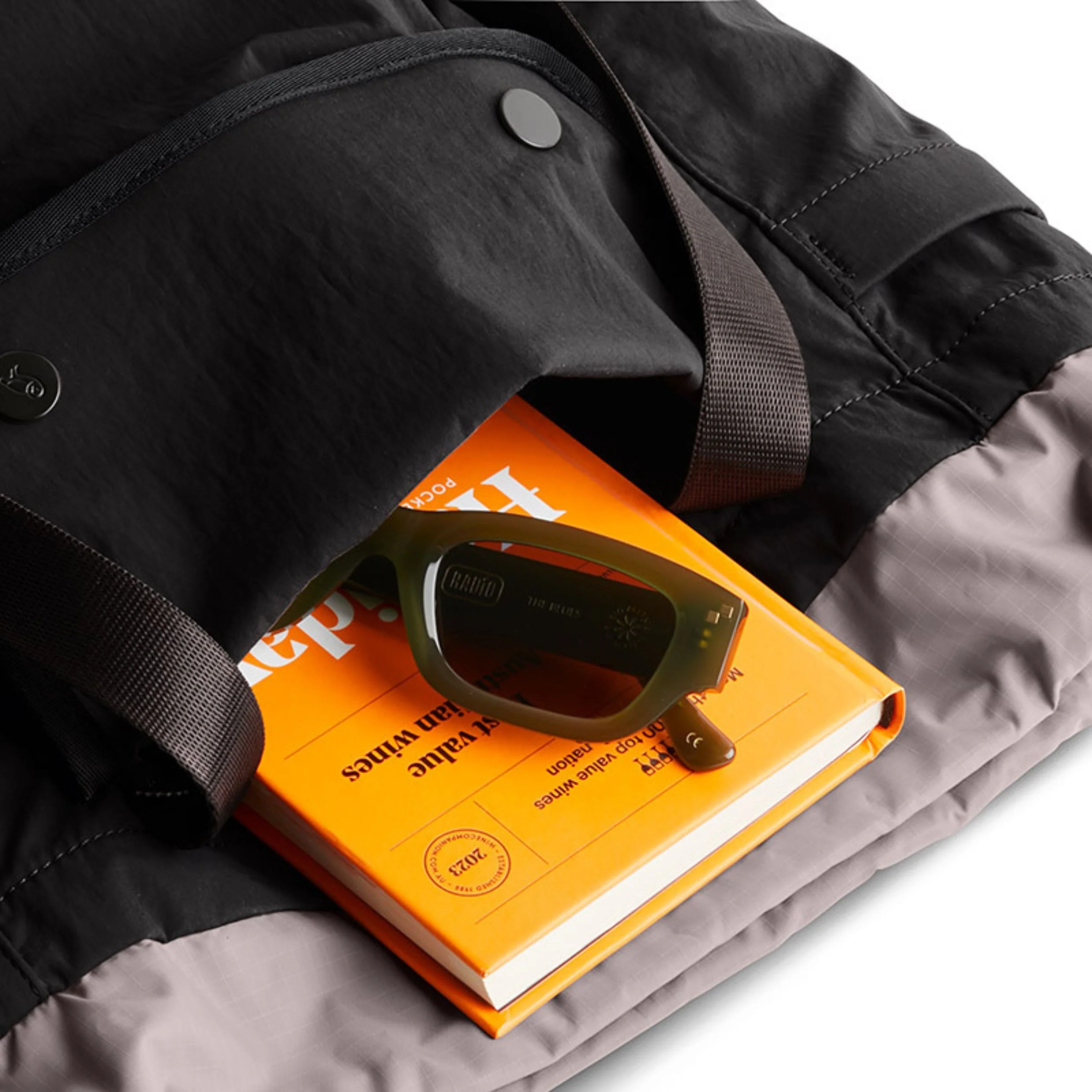 Bellroy Cinch Tote 16L - Image 6