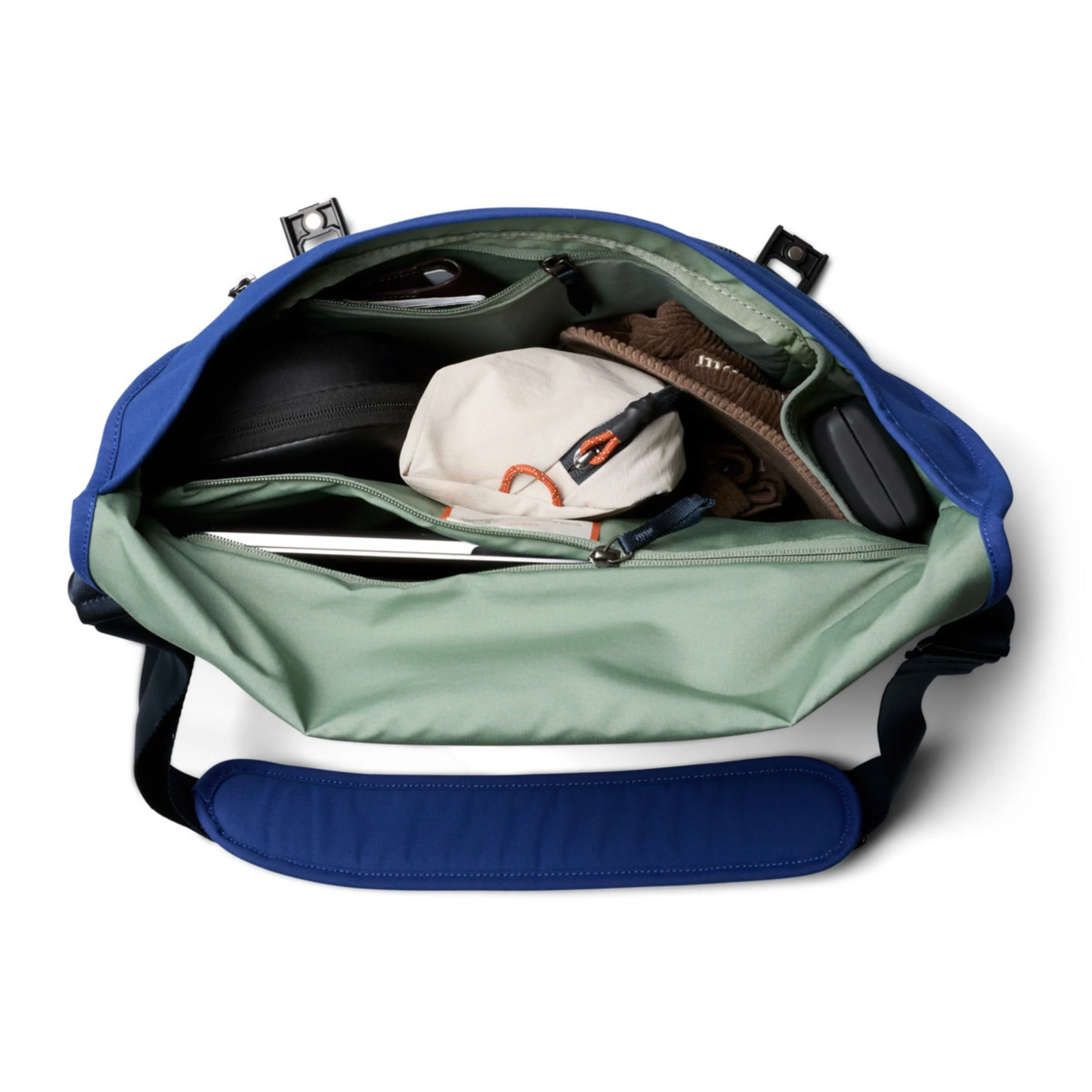 Bellroy Classic Messenger - Image 3
