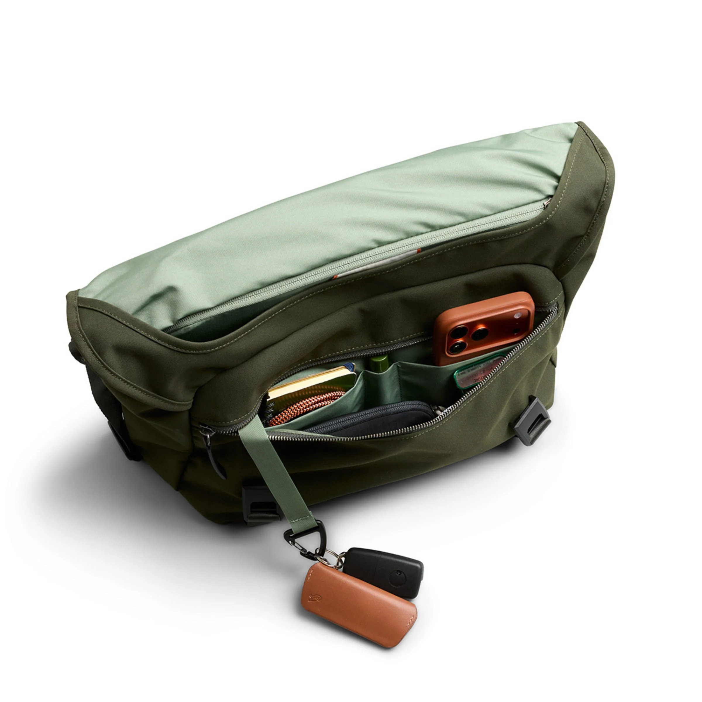 Bellroy Classic Messenger - Image 5
