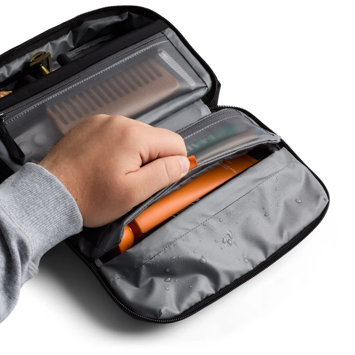 Bellroy Hanging Toiletry Kit - Image 5