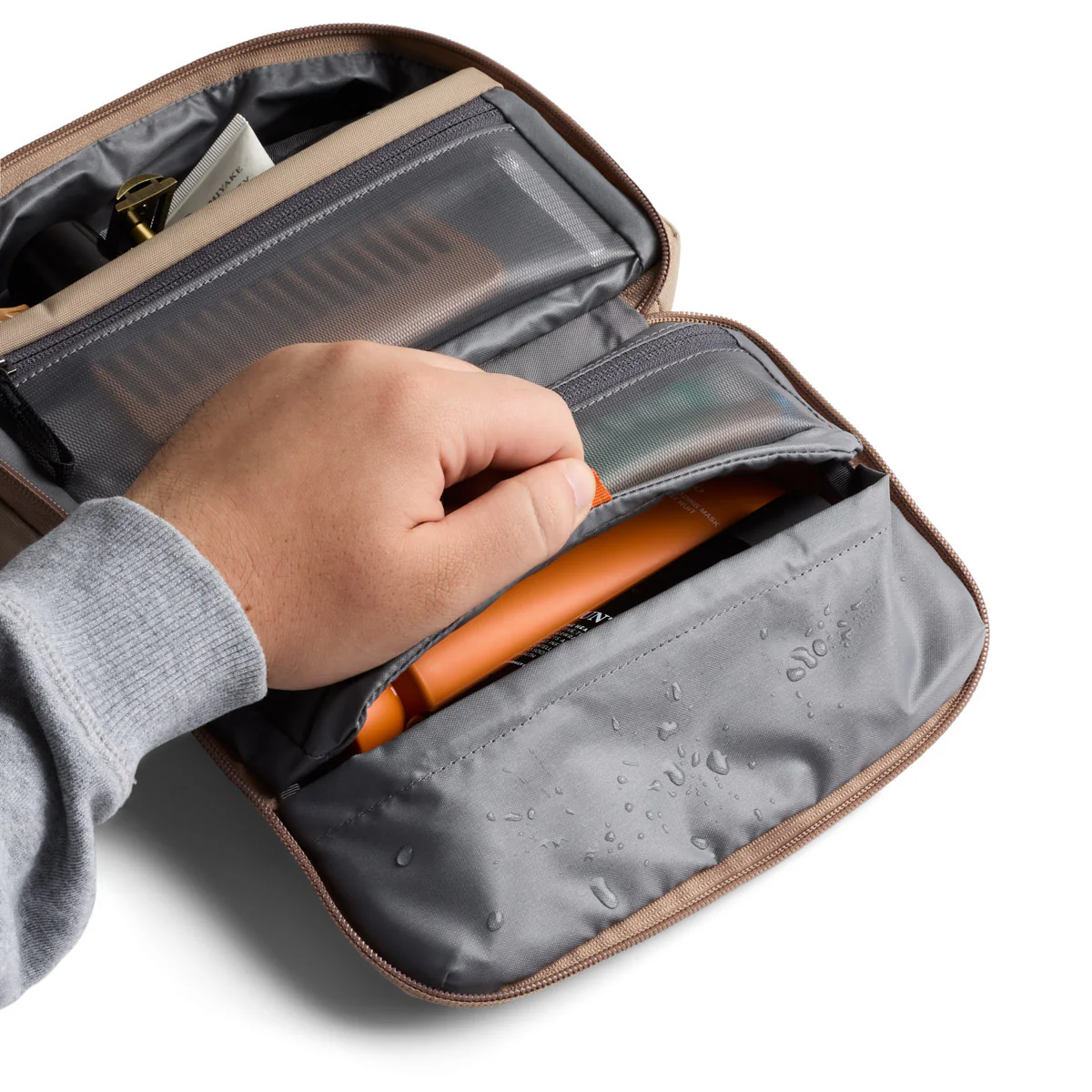 Bellroy Hanging Toiletry Kit - Image 5