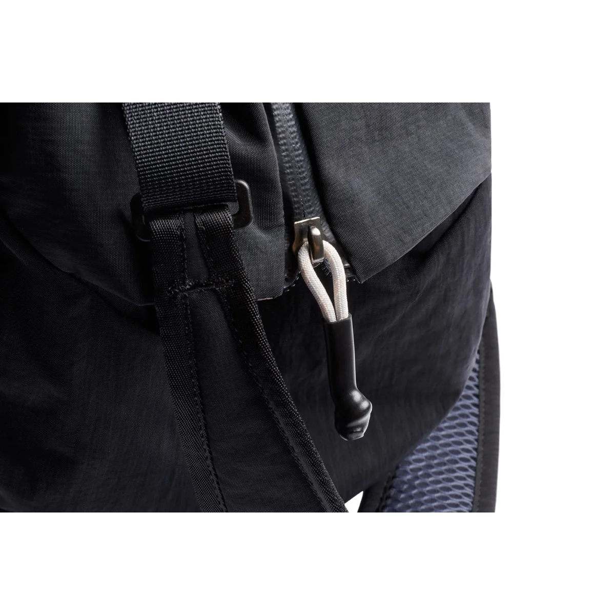 Bellroy Lite Duffel 30L - Image 6