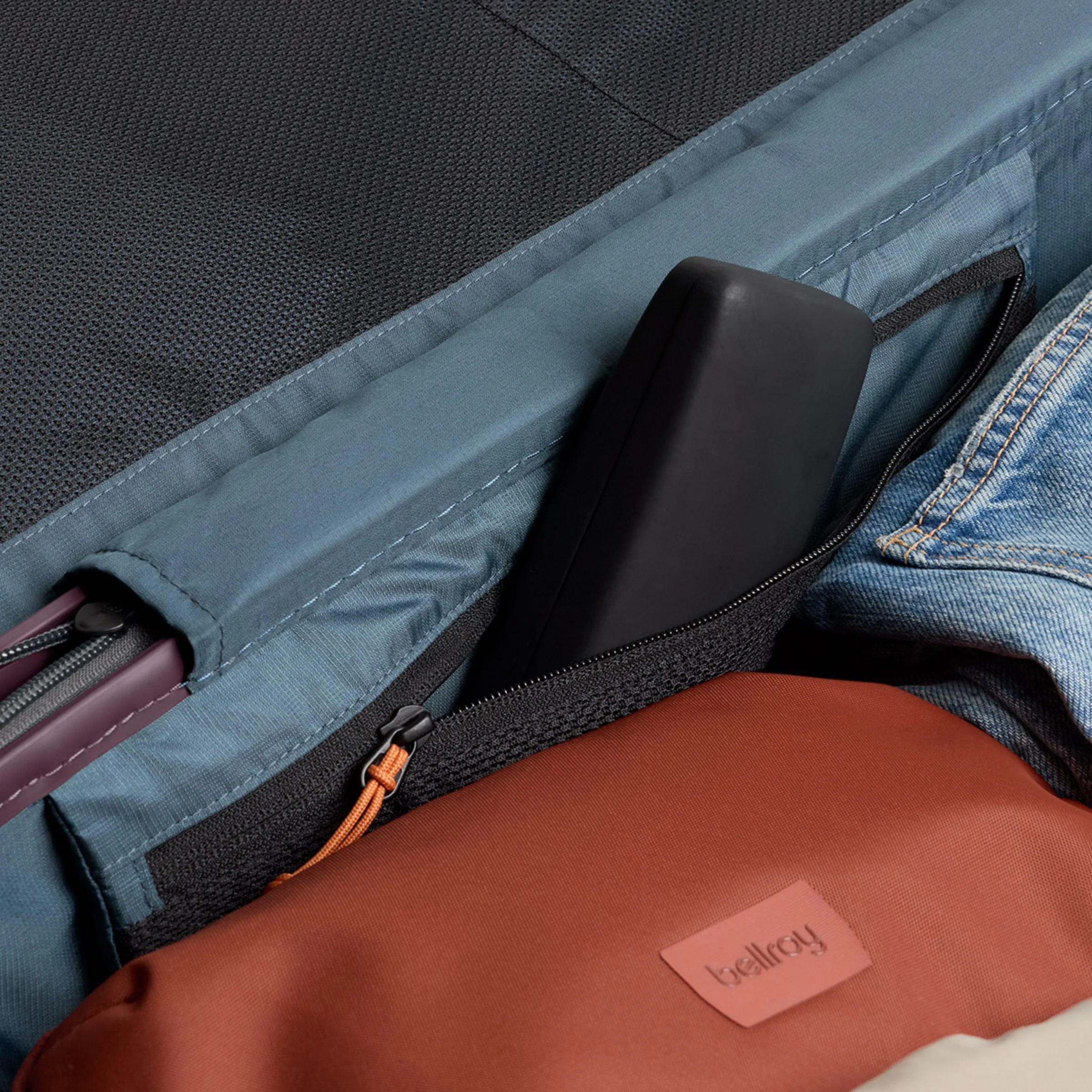 Bellroy Transit Check-In Large - Image 5