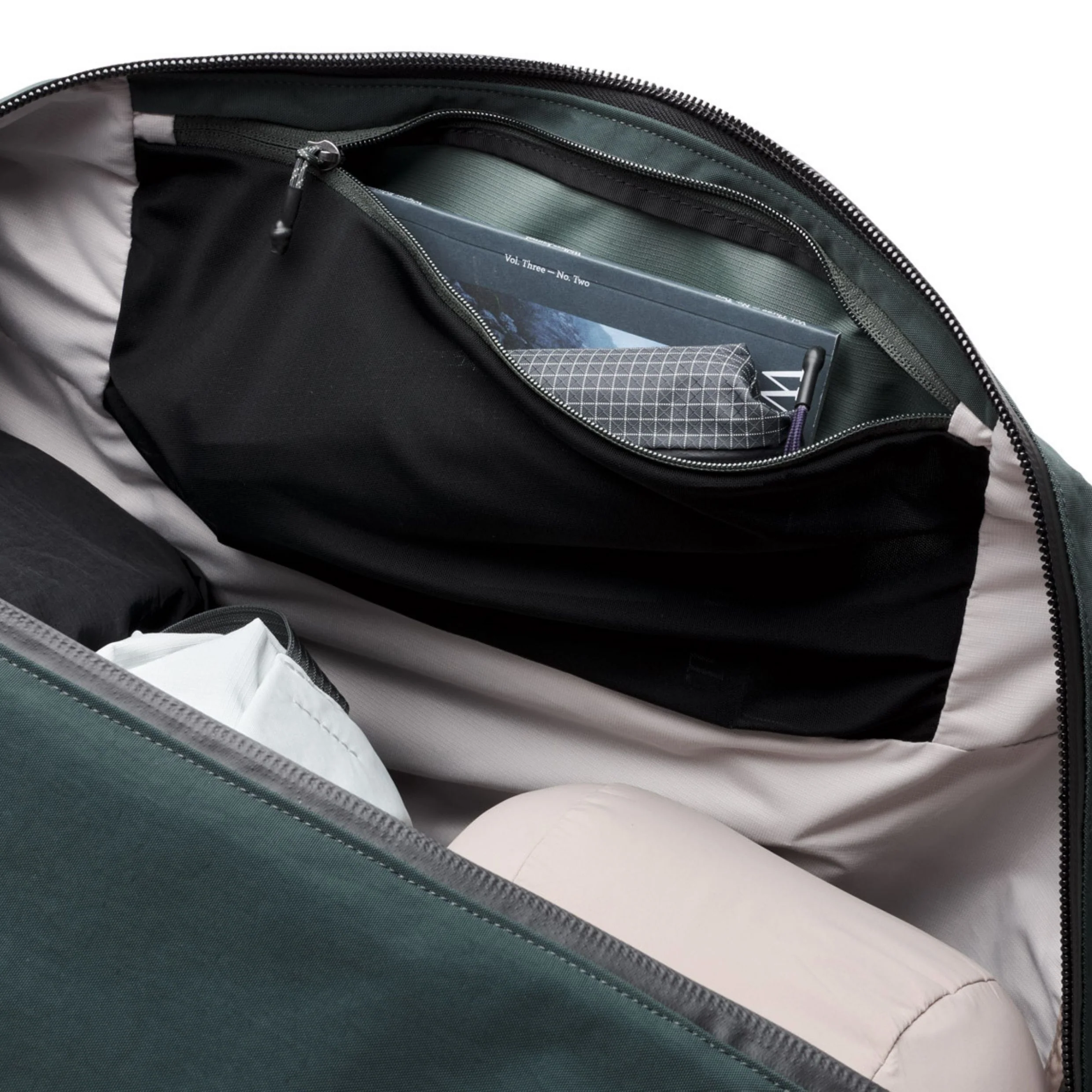 Bellroy Venture Ready Duffel 55L - Image 7