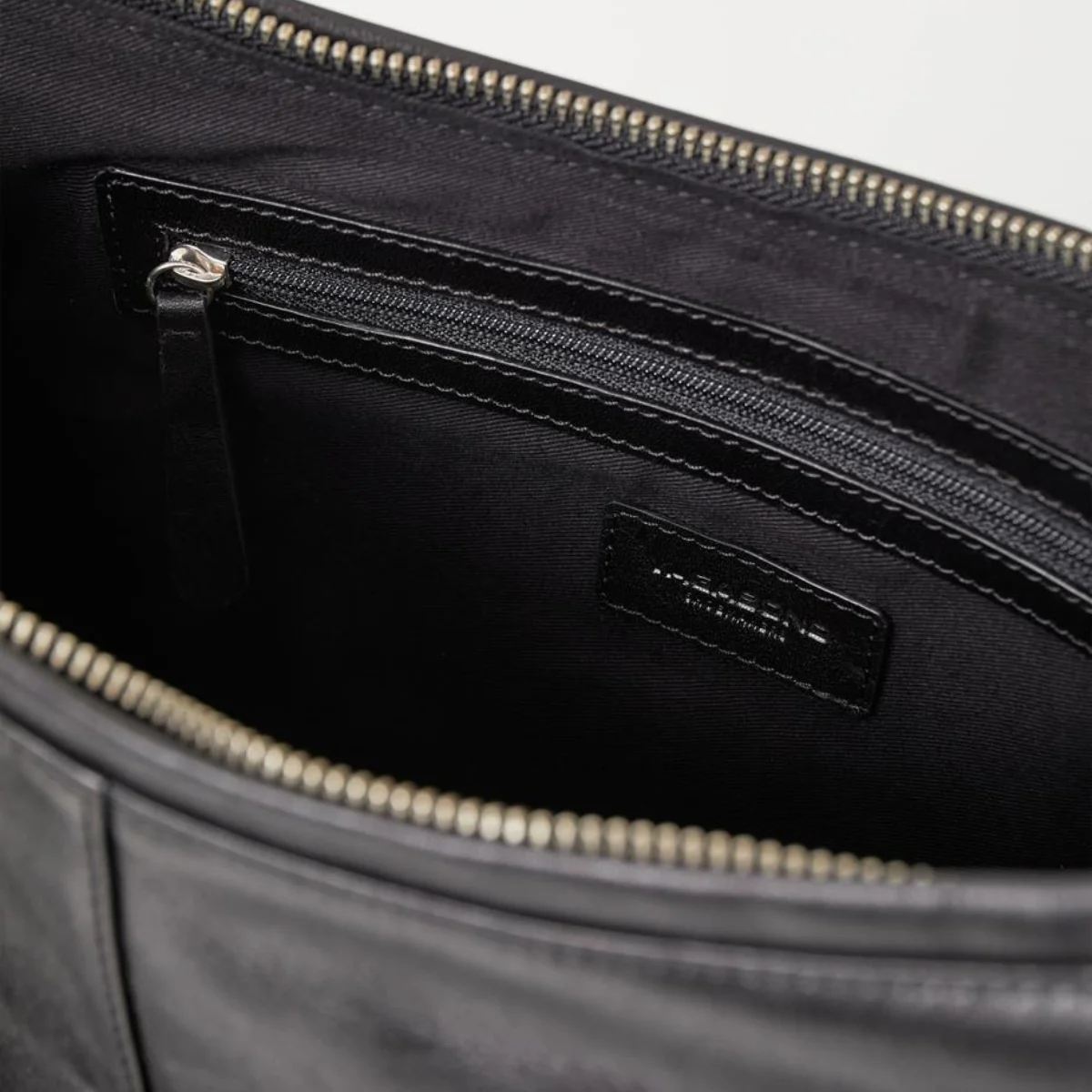 Vagabond Itami Bag - Image 4